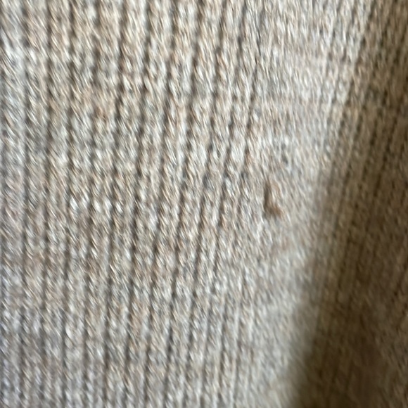 Oversized slight cowl neck color block sweater - Picture 3 of 3